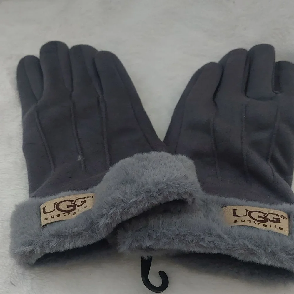 Women's UGG Gray One Size Gloves & Mittens - Picture 2 of 6